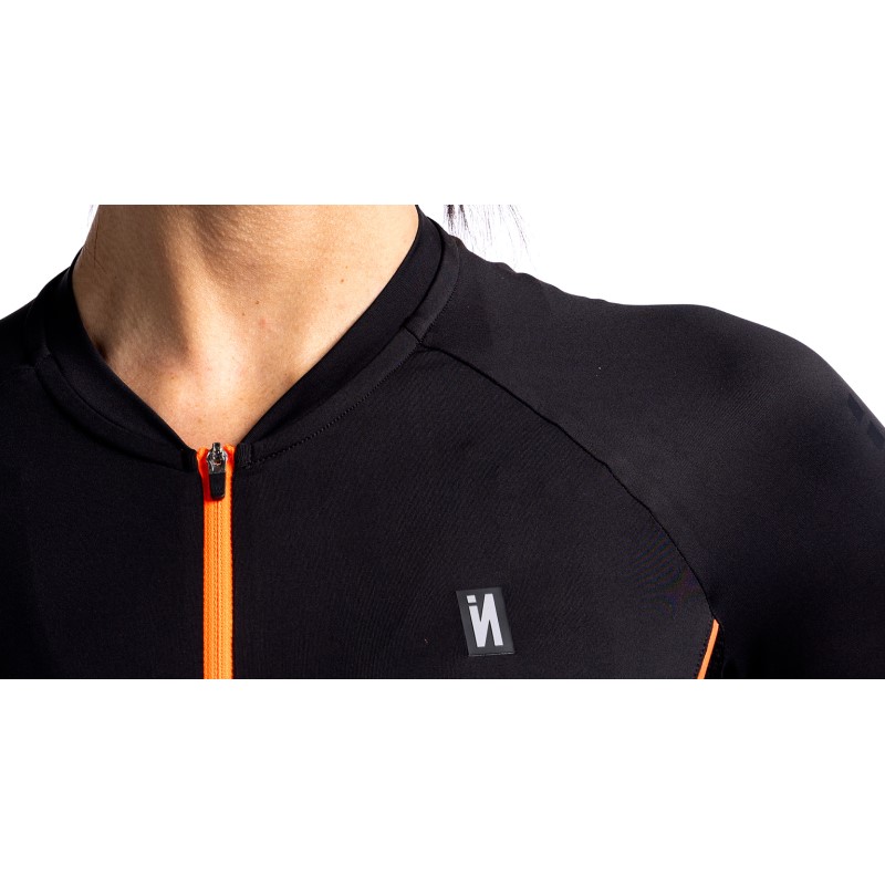 DETALLE-MAILLOT-CICLISMO-VERANO-MUJER-PURE-WANDER-1