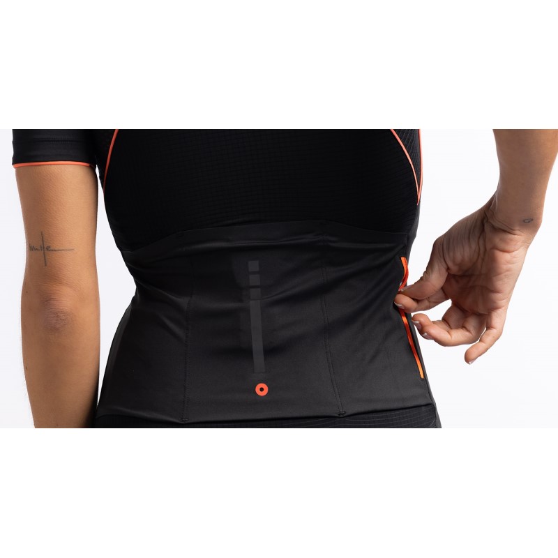 DETALLE-MAILLOT-CICLISMO-VERANO-MUJER-PURE-WANDER-2