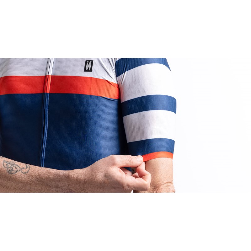 DETALLE-MAILLOT-CICLISTA-HOMBRE-KROSS-INTOUR-4